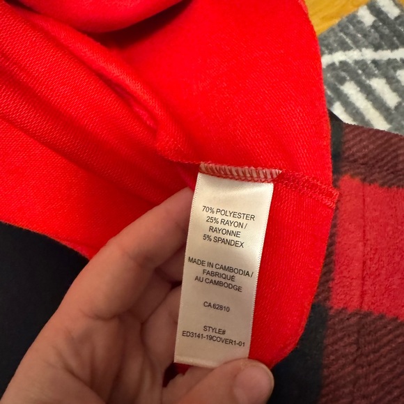 Red unlined lightweight blazer with stretch. Open front - Picture 3 of 4